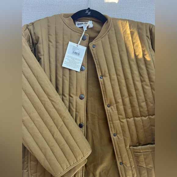 Unisex Main Story Quilted Jacket-Butternut; Size 12y but fits as women’s small - Picture 2 of 7